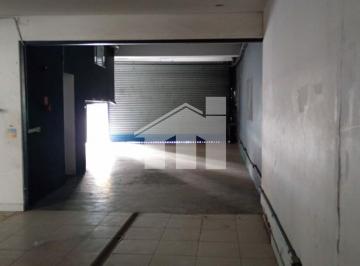 Entrada dupla para carros · Loja para locação Avenida Santo Amaro
