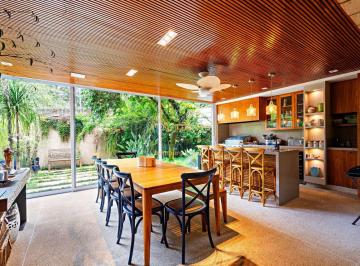 Casa · 290m² · 4 Quartos · 4 Vagas · Casa em Condomínio no Panamby com 4 Dormitórios (1 Suíte) e 4 Vagas