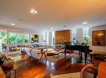 Casa · 290m² · 4 Quartos · 4 Vagas · Casa em Condomínio no Panamby com 4 Dormitórios (1 Suíte) e 4 Vagas