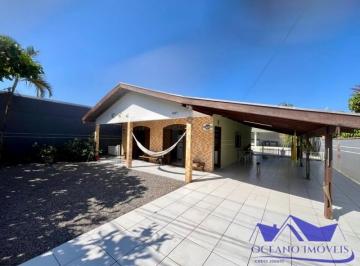 7581208.jpg · CASA COM PISCINA NO COROADOS