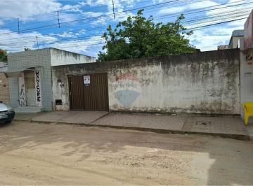 Casa · 200m² · 2 Quartos · 1 Vaga · Casa com  2 quartos, nas Malvinas.