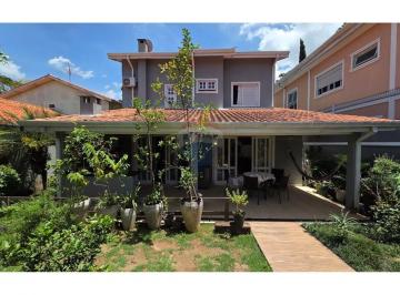 Casa · 240m² · 3 Quartos · Linda Casa em Aldeia da Serra para Locação