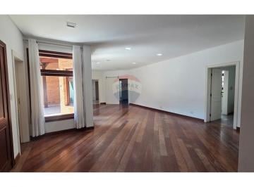 Casa · 280m² · 3 Quartos · Casa Térrea para Locação em Aldeia da Serra - Barueri/SP