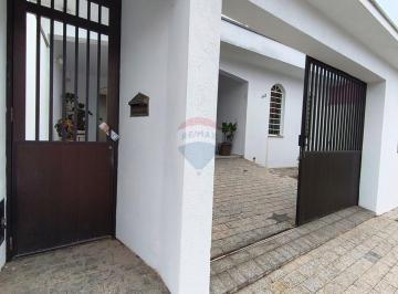 Casa · 176m² · 4 Quartos · Casa a venda com três quartos, edícula, 549 mil aceita permuta. Itapira Jardim Bela Vista