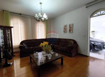 Casa · 176m² · 4 Quartos · Jardim Bela Vista- Casa com 4 quartos sendo 1 na edícula.