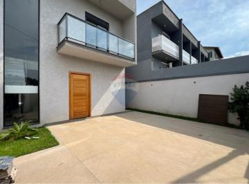 Casa · 148m² · 3 Quartos · 2 Vagas · Encontre Seu Novo Lar Casa 3 Dormitório 2 salas escritório e Piscina, a venda no Portal III  - Cajam