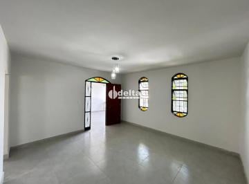 Casa · 300m² · 5 Quartos · 4 Vagas · Casa residencial com 5 quartos sendo 1 suíte disponível para locação no bairro Brasil em Uberlândia-