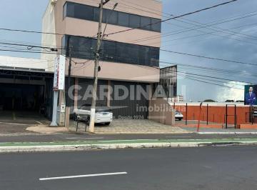 Comercial · 90m² · 5 Vagas · Sala comercial com ótima localização.