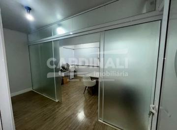 Comercial · 90m² · 5 Vagas · Sala comercial com ótima localização.
