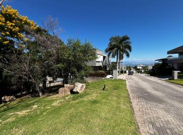 000ffe5736df97b76a68dff49ff10fdd7b6a65fc · Terreno de 812 m² à venda no Viva Cacupé Residence, em Florianópolis/SC.