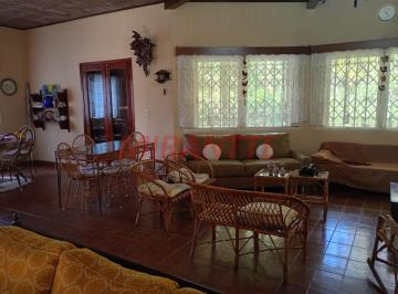 5cd5c8ade8e46f02d82d6b34099e30c6.jpg · Cond. fechado de 330m² com 3 quartos