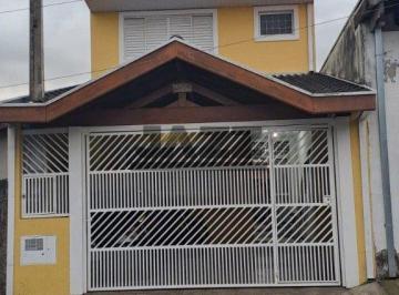 Casa · 183m² · 3 Quartos · 2 Vagas · Sobrado no Jardim Itapuã com Permuta Facilitada e Design Moderno!