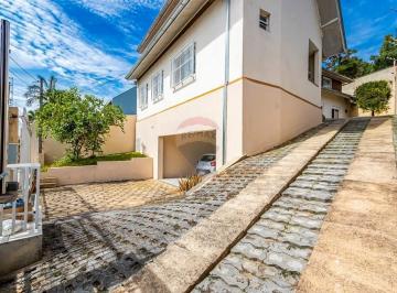 Casa · 308m² · 3 Quartos · 4 Vagas · Casa 4 quartos, Bairro São Lourenço Curitiba.
