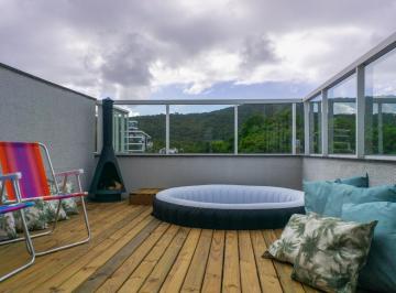Casa de 3 quartos, Bombinhas · Triplex moderno a 250m do mar em Mariscal | 3 quartos | investimento ideal