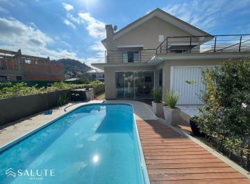 Casa · 300m² · 3 Quartos · Casa para aluguel - na Praia Brava