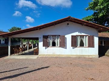 Casa · 129m² · 3 Quartos · 5 Vagas · CASA COM BOA LOCALIZAÇÃO, AMPLO ESPAÇO DE TERRENO, NO CENTRO COMERCIAL DE ITAPOÁ