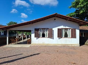 Casa · 129m² · 3 Quartos · 5 Vagas · CASA COM BOA LOCALIZAÇÃO, AMPLO ESPAÇO DE TERRENO, NO CENTRO COMERCIAL DE ITAPOÁ