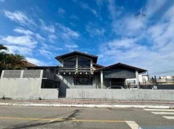 508818a9783423ef98c3caa18bc7a686e9922df0 · Casa com 4 quartos e Churrasqueira no bairro Balneário do Estreito, em Florianópolis/SC.