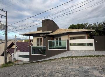 Casa · 201m² · 3 Quartos · 4 Vagas · Casa de Alto Padrão à Venda no Bairro Tribess – Blumenau