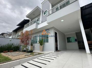 Casa · 85m² · 3 Quartos · 1 Vaga · Sobrado AVERBADO na quadra mar com 3 dormitórios no Centro de Navegantes - Adriano Carpes Imóveis ve