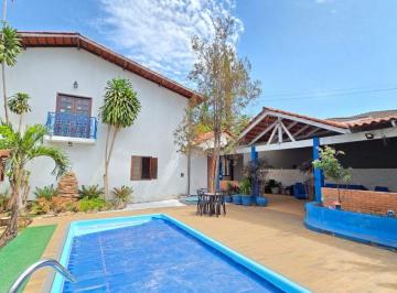 Casa de 4 quartos, Guará · Casa com 550 m² e 4 quartos à venda em Guara II - Bernardo Sayão - Estuda troca - Escritura de Posse