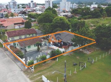 Foto 01 · Terreno à venda com 520 m² (26 x 20 metros), localizado na Praia de Gravatá, Navegantes, em região c