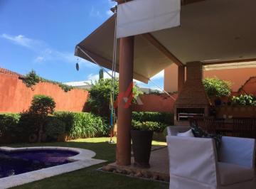 Foto 01 · Aluguel de Casa em Condomínio de Luxo em Alphaville, Santana de Parnaíba-SP: 4 Quartos, 4 Suítes, 3