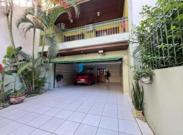 Casa · 282m² · 3 Quartos · 3 Vagas · Casa 3 dormitórios, uma suíte, 5 vagas na Cidade Baixa.