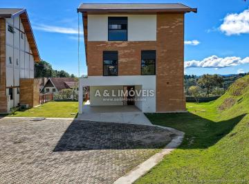 Casa · 254m² · 4 Quartos · 2 Vagas · Casa em Campos do Jordão | Beverly Hills, 254 m², 4 Suítes