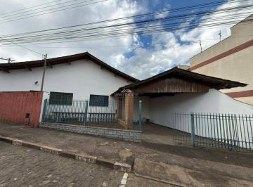 Casa · 137m² · 3 Quartos · 2 Vagas · Casa no Centro
