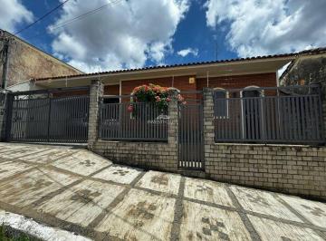 Casa · 305m² · 3 Quartos · 2 Vagas · CASA EM GUAXUPÉ – ANGOLA
