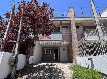 Casa · 185m² · 3 Quartos · 4 Vagas · Casa em Rua Claudio da Silva Pinto - Guarujá - Porto Alegre/RS