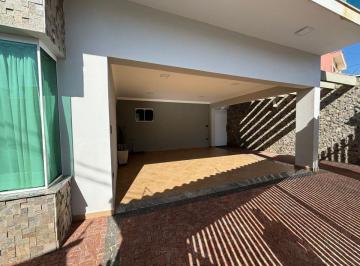 Casa de 3 quartos, Salto · Casa à venda em Vila Progresso Salto SP com 3 quartos, ideal para quem busca espaço e conforto.