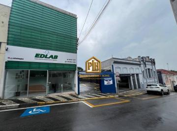 8bf7da3b0a0cd1f8a83ada90accab5e9c4f238a4 · Prédio Comercial em Bragança