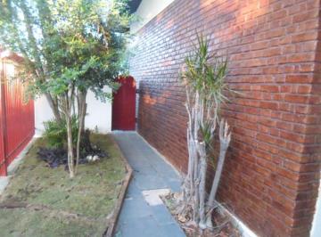 Casa de 4 quartos, Pindamonhangaba · Casa a venda no centro ótima localização.