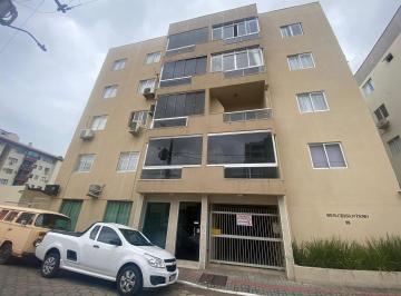 Apartamento · 2 Quartos · 1 Vaga · Apartamento mobiliado com churrasqueira a carvão e varanda na quadra mar na praia de Gravatá em Nave