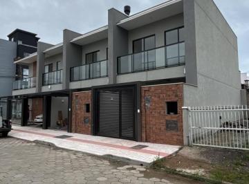 Casa · 104m² · 3 Quartos · 2 Vagas · Sobrado novo com 3 dormitórios sendo 1 suíte a apenas 450 metros do mar no Bairro Itacolomi em Balne