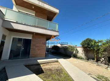 Casa · 289m² · 4 Quartos · 3 Vagas · Sobrado de 4 dormitórios, sendo 1 suíte a 50m do mar no bairro Meia Praia, em Navegantes - Adriano C