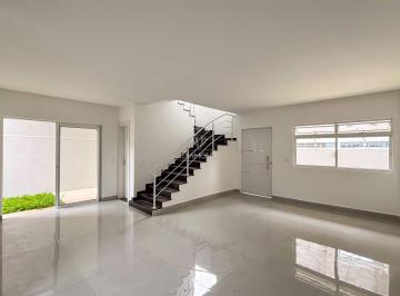 Casa · 123m² · 3 Quartos · 2 Vagas · OPORTUNIDADE SOBRADO Á VENDA NO BAIRRO ALTO!