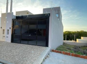 Casa · Casa 3 Quartos com 1 Suíte e 150m² - Jardim Maria Martha