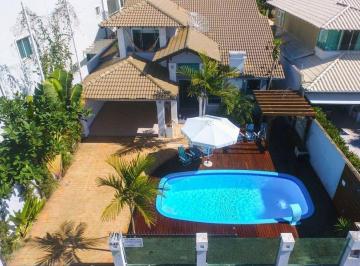 Casa · 251m² · 4 Quartos · 4 Vagas · LINDA CASA COM 4 SUÍTES EM CANTO GRANDE COM PISCINA