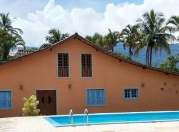Casa · 250m² · 3 Quartos · 10 Vagas · Imóvel no coração da Cocaia.