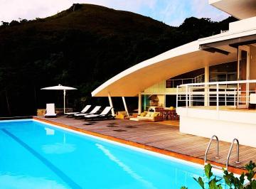 Casa · 2400m² · 5 Quartos · 4 Vagas · Linda Casa Exuberante em Ilhabela.