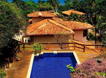 Casa · 585m² · 4 Quartos · 6 Vagas · Linda Casa Bela Disponível para Locação Anual no Coração da Cidade