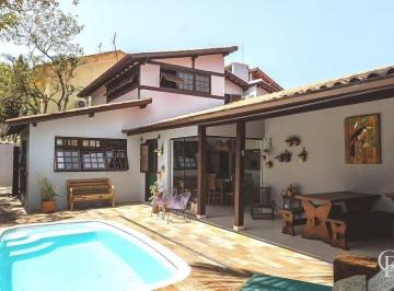 Casa · 214m² · 4 Quartos · 3 Vagas · Casa Super Charmosa no Coração da Cidade à Venda em Ilhabela