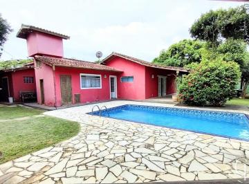 Casa · 240m² · 3 Quartos · 3 Vagas · Excelente Oportunidade no Perequê