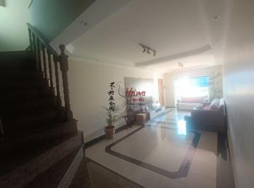 Casa · 220m² · 3 Quartos · 3 Vagas · Sobrado à venda por R$ 785.000,00, localizado no Jardim Santo Elias.