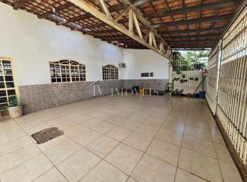 Casa de 5 quartos, Taguatinga · QNG 13 CASA PADRÃO TRÊS SUÍTES POTENCIAL PARA ALUGUEL