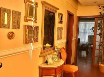 cc5b8dfe17905e272a28d610312e36b5ac06a76e · Apartamento completo, espaçoso e em localização privilegiada!