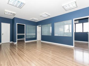 Comercial · 228m² · 8 Quartos · 4 Vagas · Peças amplas e iluminadas, ocupando 1 andar